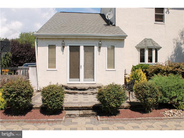 2928 Hillside Road Broomall, PA 19008 - Photo 3 of 25 Patio