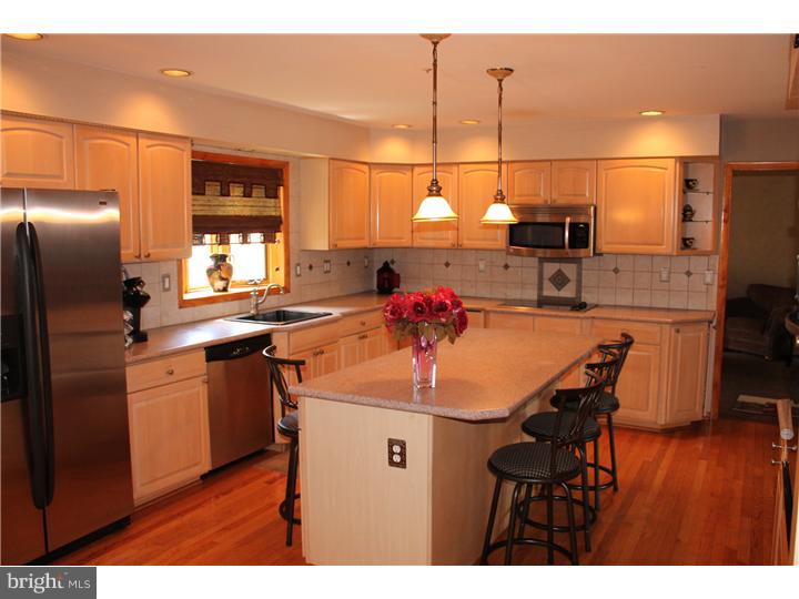 2928 Hillside Road Broomall, PA 19008 - Photo 7 of 25 Kitchen