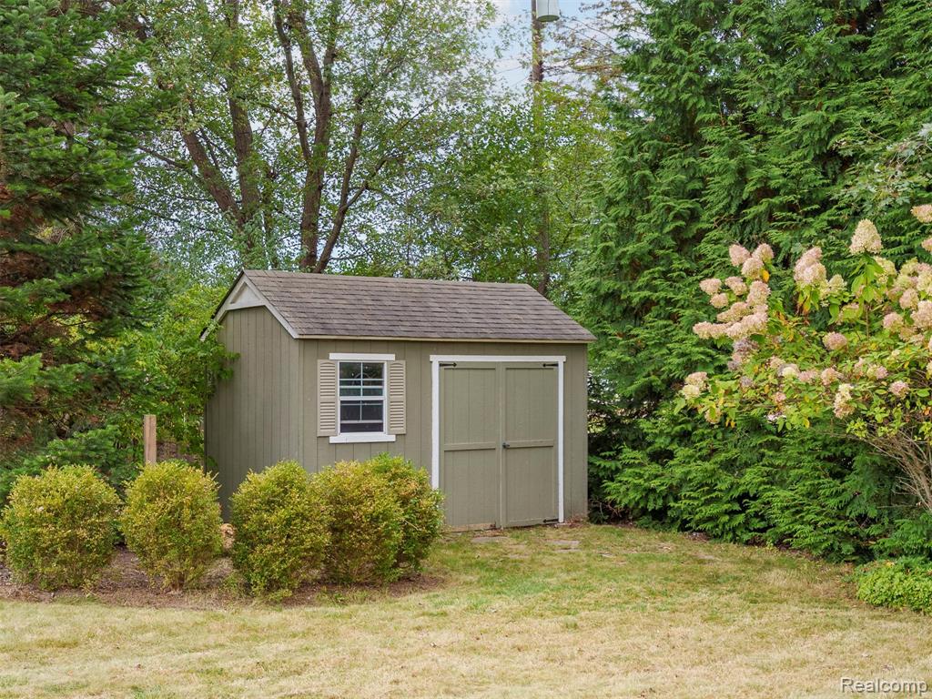 19938 Waltham Road Beverly Hills, MI 48025 - Photo 25 of 31