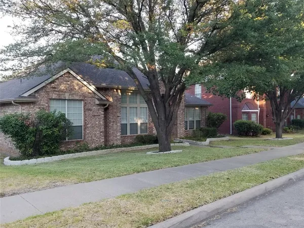 $2,900 | 3620 Field Stone Drive, Carrollton, TX 75007