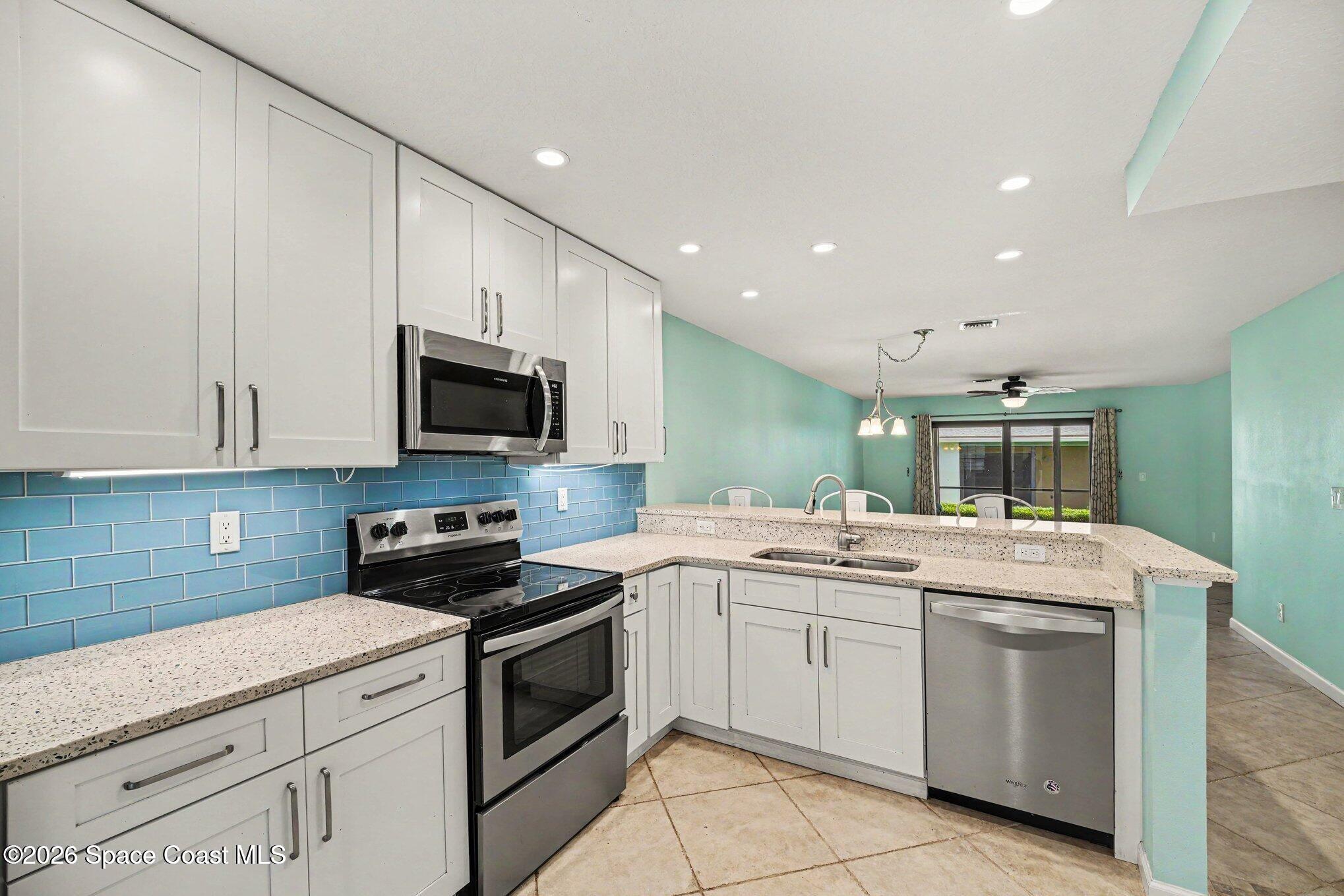 290 Paradise Boulevard, Unit 2 Indialantic, FL 32903 - Photo 5 of 20 Kitchen