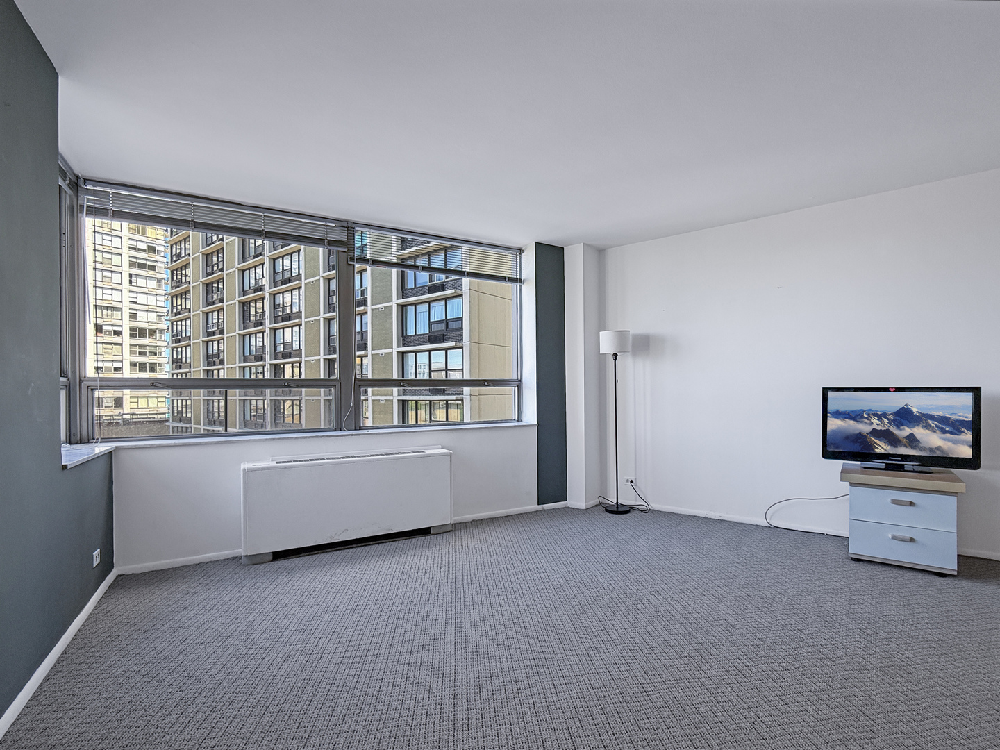 5701 North Sheridan Road, Unit 6D Chicago, IL 60660 - Photo 3 of 11