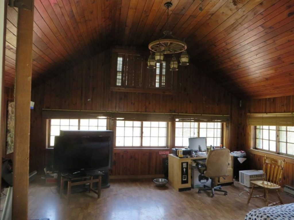 634 Paddle Creek Road Bristol, TN 37620 - Photo 12 of 14 Look at that ceiling