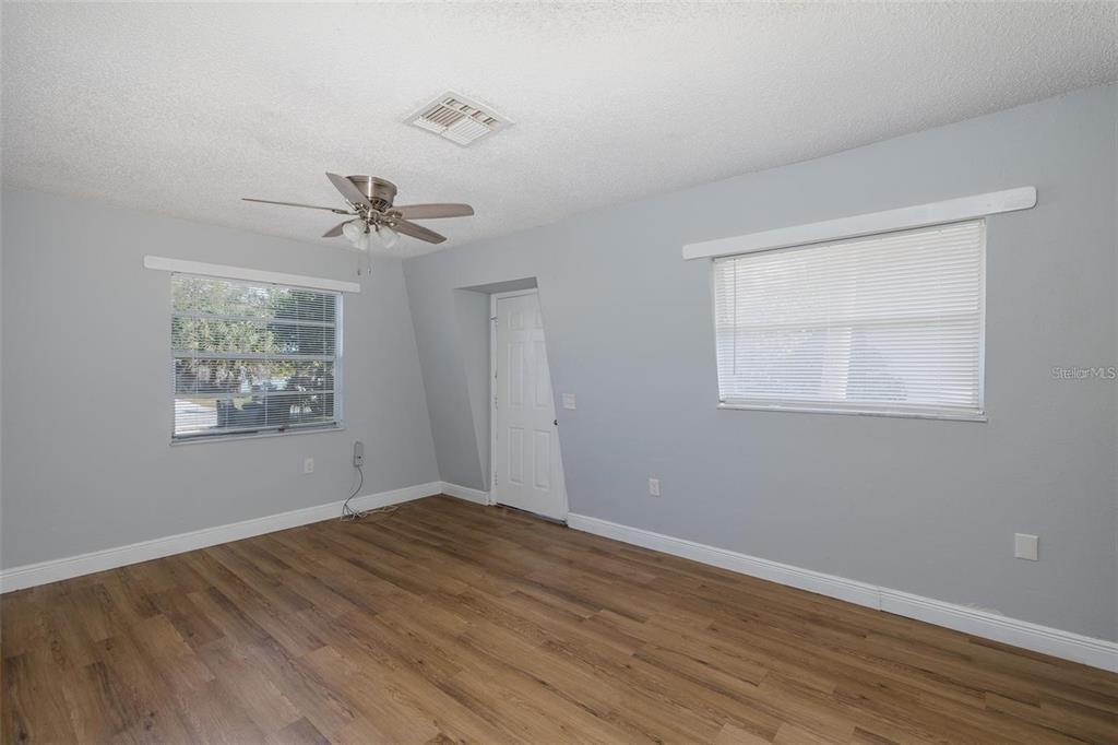 5750 Virginia Avenue New Port Richey, FL 34652 - Photo 5 of 12