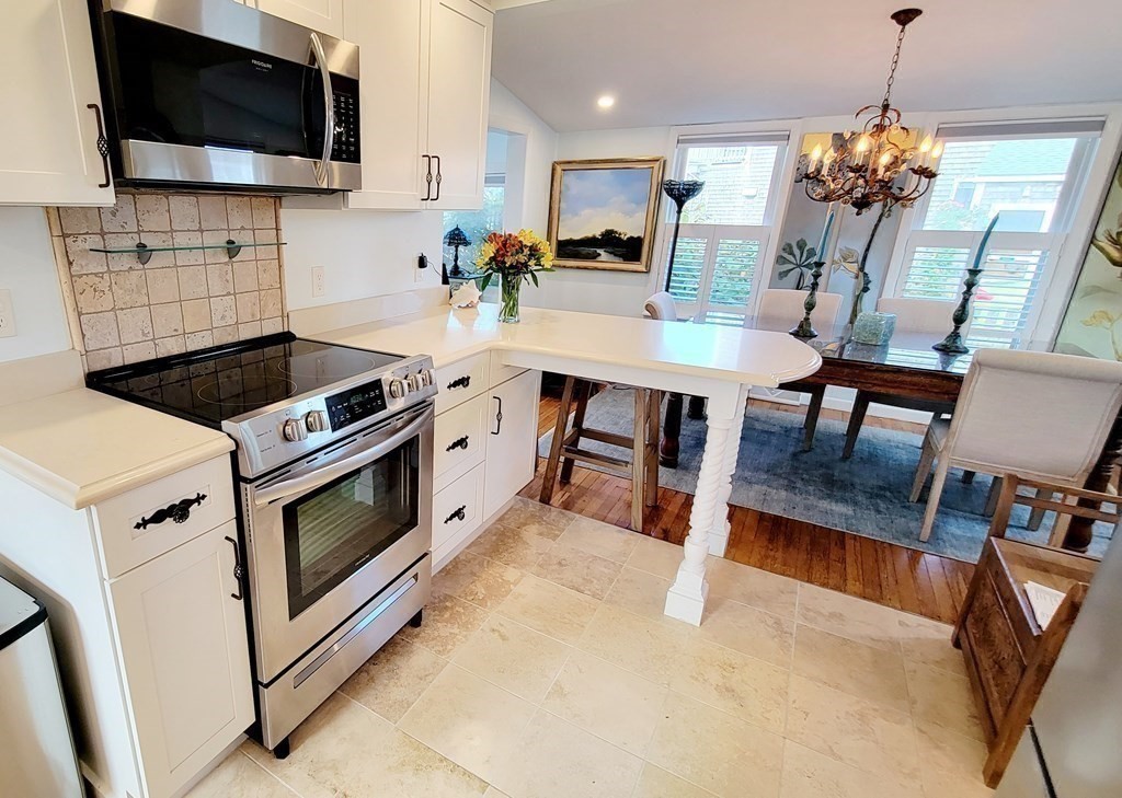 11 Harbor Street Newburyport, MA 01950 - Photo 11 of 39