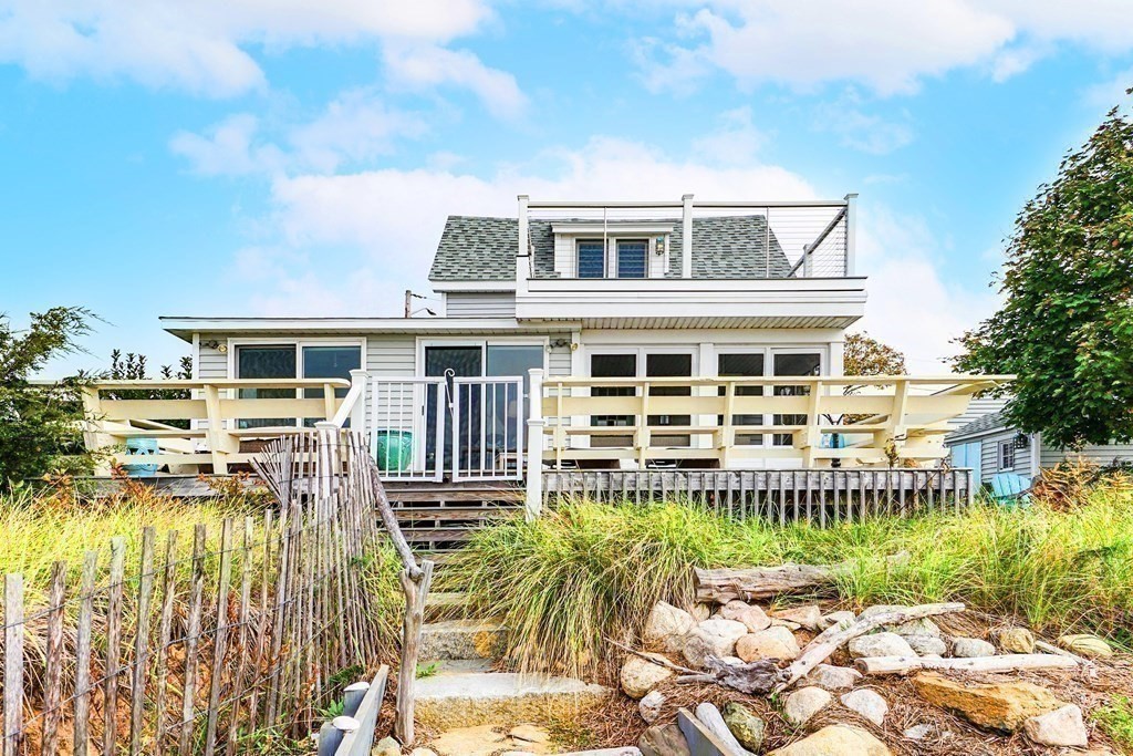 11 Harbor Street Newburyport, MA 01950 - Photo 36 of 39 a house view with a garden space