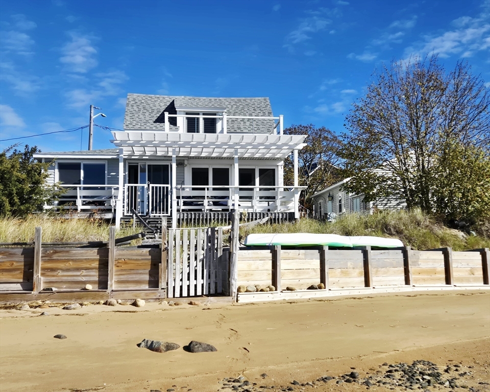 11 Harbor Street Newburyport, MA 01950 - Photo 4 of 39