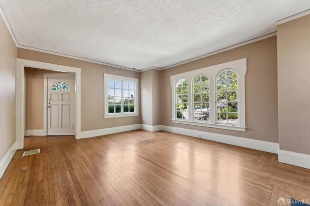 $679,900 | 3900 Laurel Avenue, Oakland, CA 94602