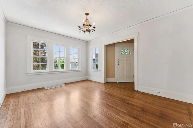 $679,900 | 3900 Laurel Avenue, Oakland, CA 94602