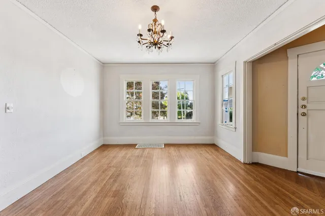 $679,900 | 3900 Laurel Avenue, Oakland, CA 94602