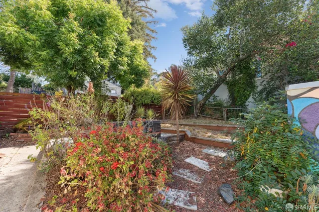 $679,900 | 3900 Laurel Avenue, Oakland, CA 94602