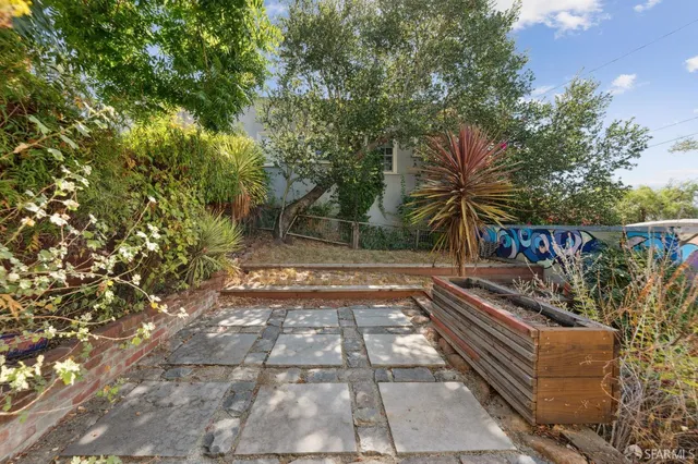 $679,900 | 3900 Laurel Avenue, Oakland, CA 94602