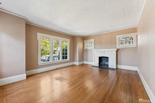 $679,900 | 3900 Laurel Avenue, Oakland, CA 94602