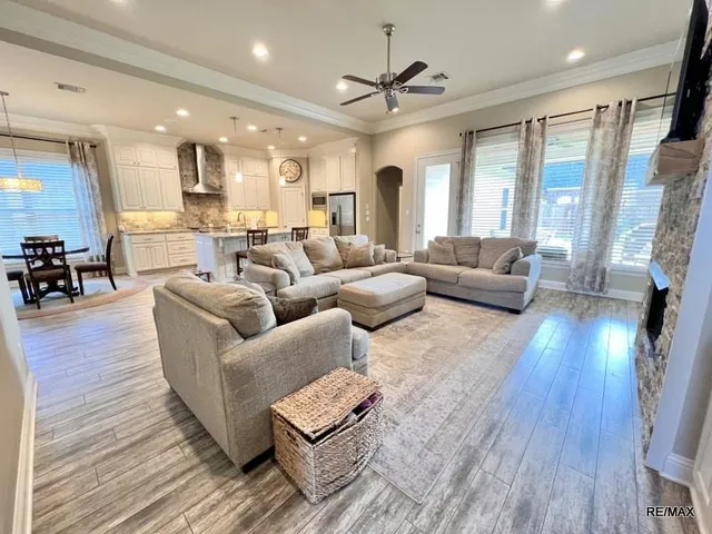 $2,300 | 5104 Tensas Drive, Bossier City, LA 71111