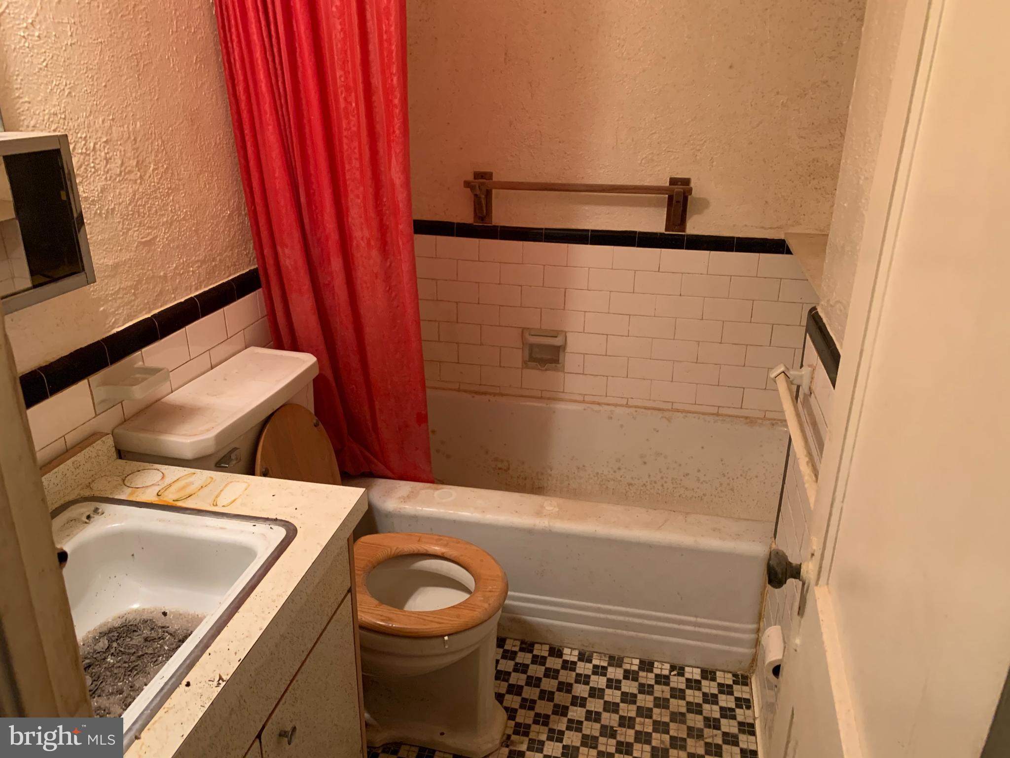 5013 Brookwood Road Baltimore, MD 21225 - Photo 6 of 14 Gallery Image 6