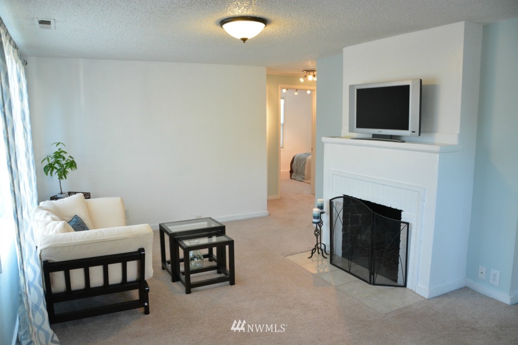3312 Southeast 6th Street Renton, WA 98058 - Photo 2 of 15