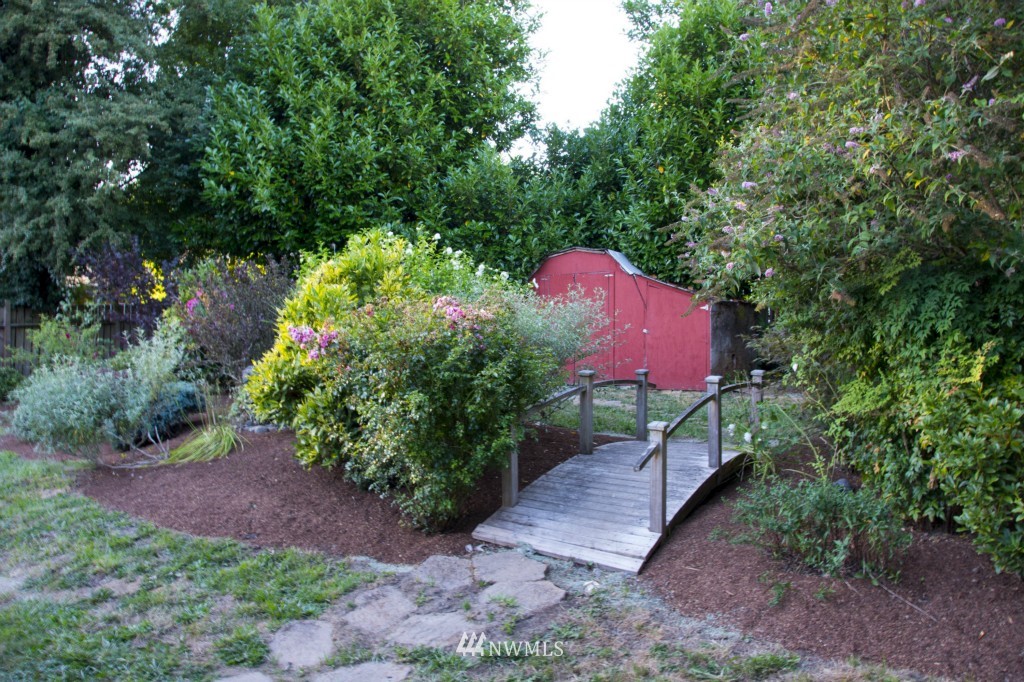 3312 Southeast 6th Street Renton, WA 98058 - Photo 12 of 15