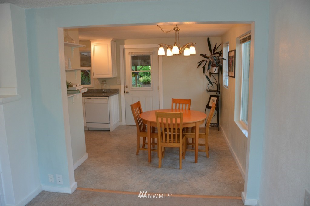 3312 Southeast 6th Street Renton, WA 98058 - Photo 6 of 15
