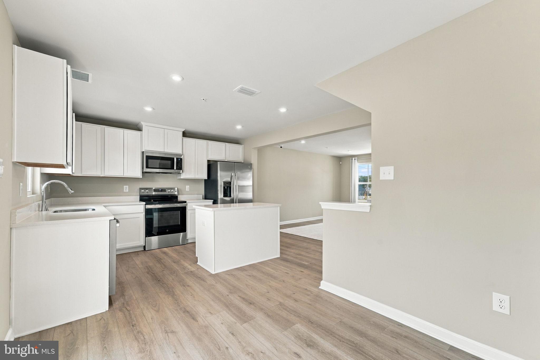 1180 West Walnut Road, Unit F34 Vineland, NJ 08360 - Photo 21 of 44 Eat-In Kitchen