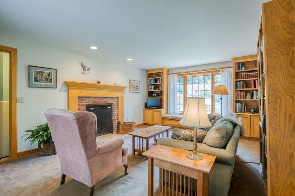 87 Hillside Road Deerfield, MA 01373 - Photo 15 of 42 Gallery Image 15