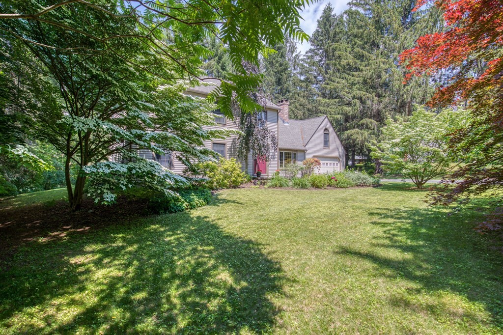 87 Hillside Road Deerfield, MA 01373 - Photo 4 of 42 Gallery Image 4