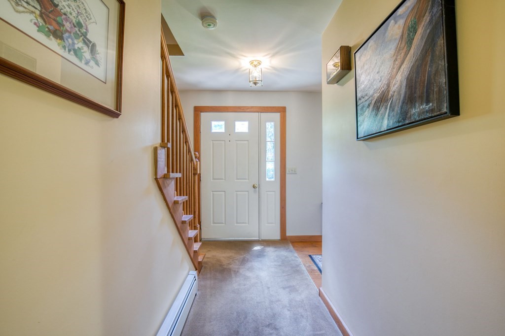 87 Hillside Road Deerfield, MA 01373 - Photo 5 of 42 Gallery Image 5