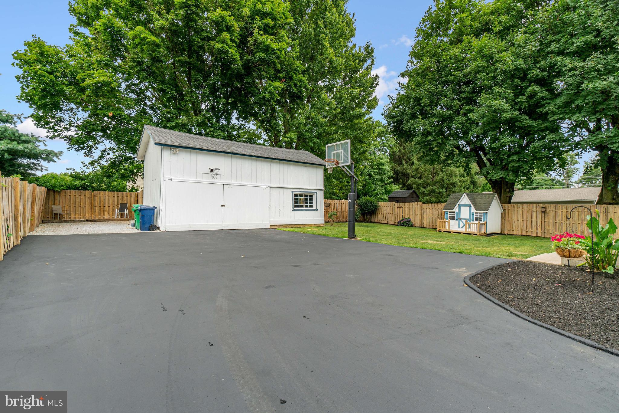 137 South Queen Street Rising Sun, MD 21911 - Photo 28 of 28 Garage/Workshop/Driveway