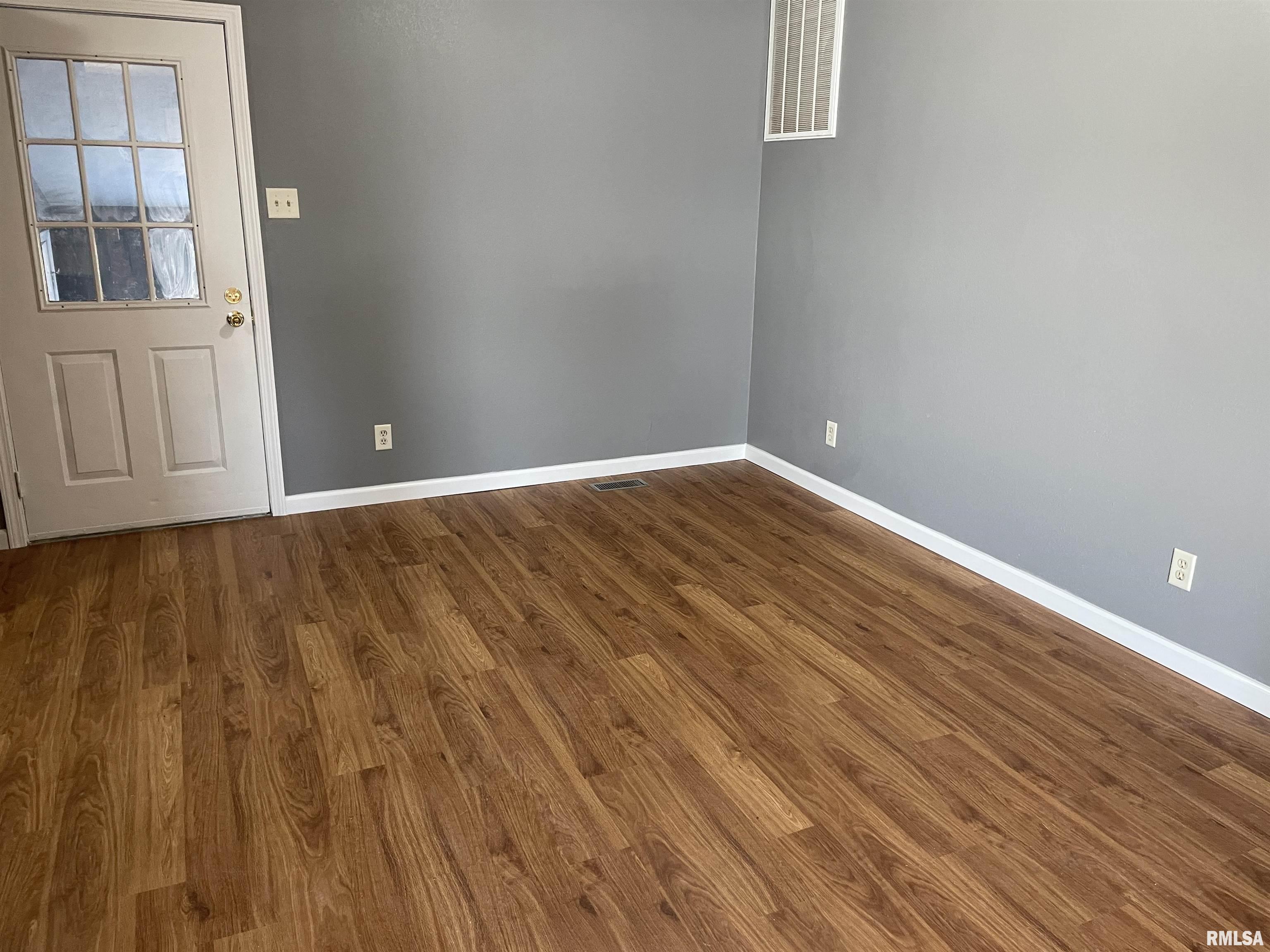 11284 Cedar Grove Road Marion, IL 62959 - Photo 8 of 14