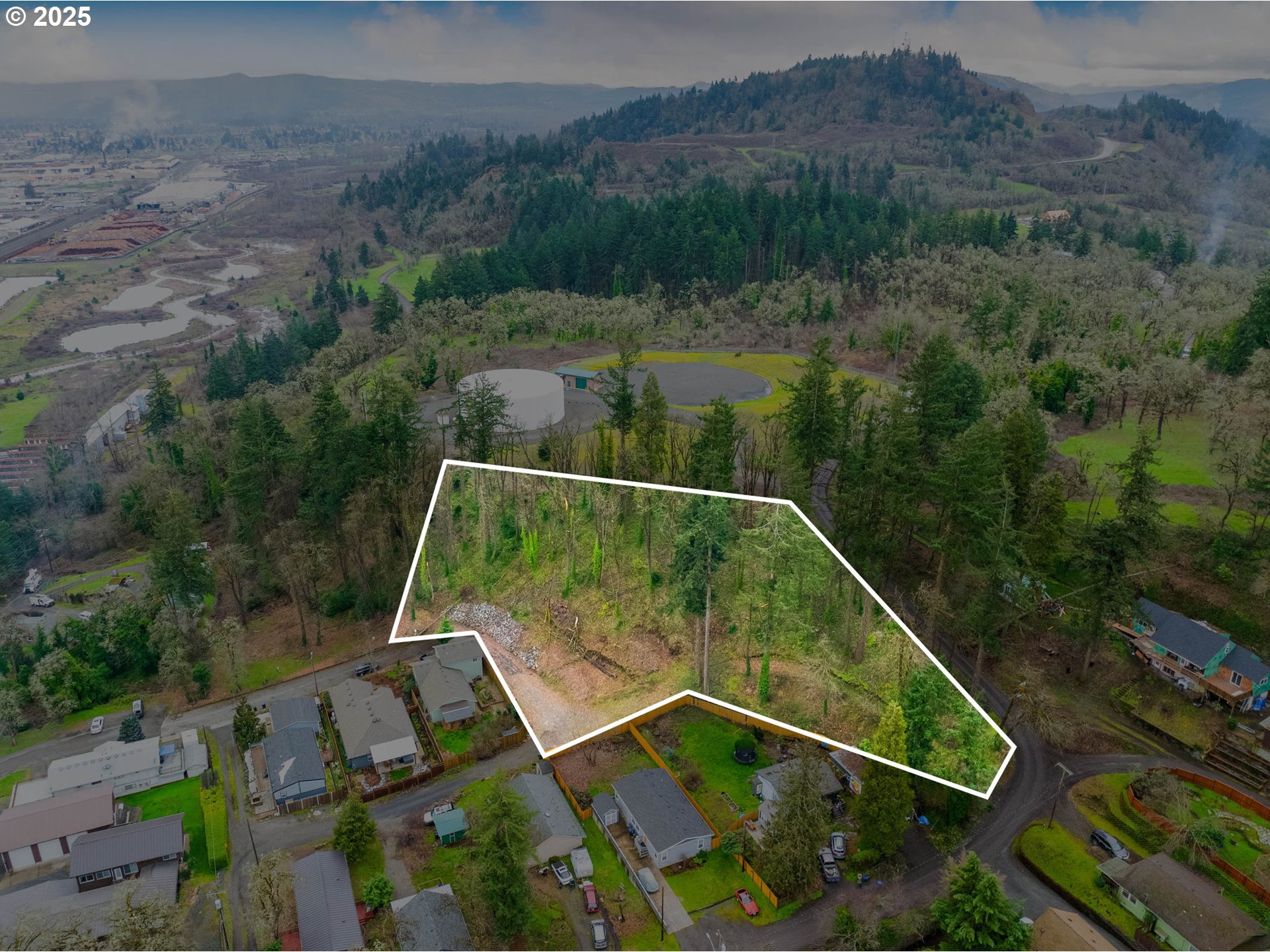 540 South 6th Street Springfield, OR 97477 - Photo 3 of 16