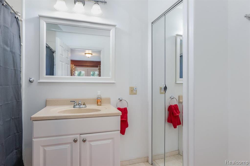 42488 13 Mile Road Novi, MI 48377 - Photo 25 of 28