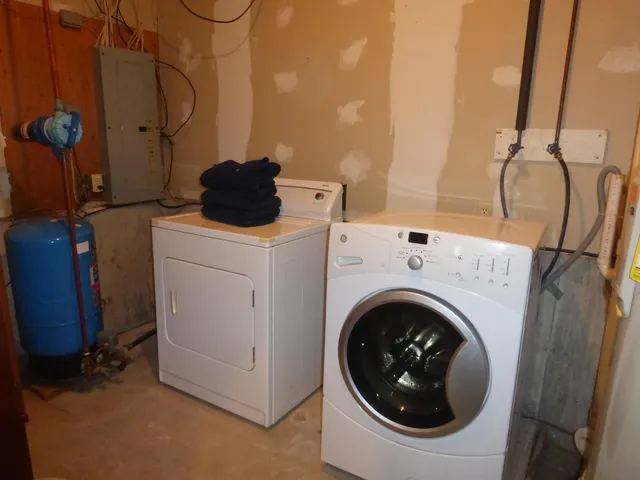 $475,000 | 986 New County Road, Dayton, ME 04005