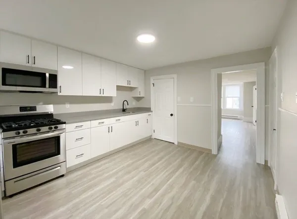$2,500 | 124 Trenton Street, Unit 3, Boston, MA 02128