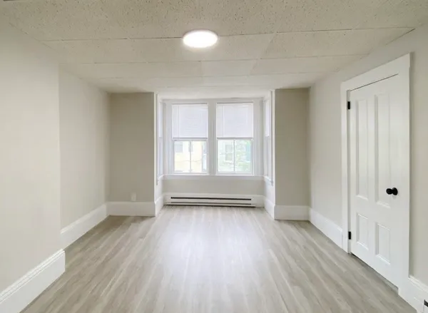 $2,500 | 124 Trenton Street, Unit 3, Boston, MA 02128