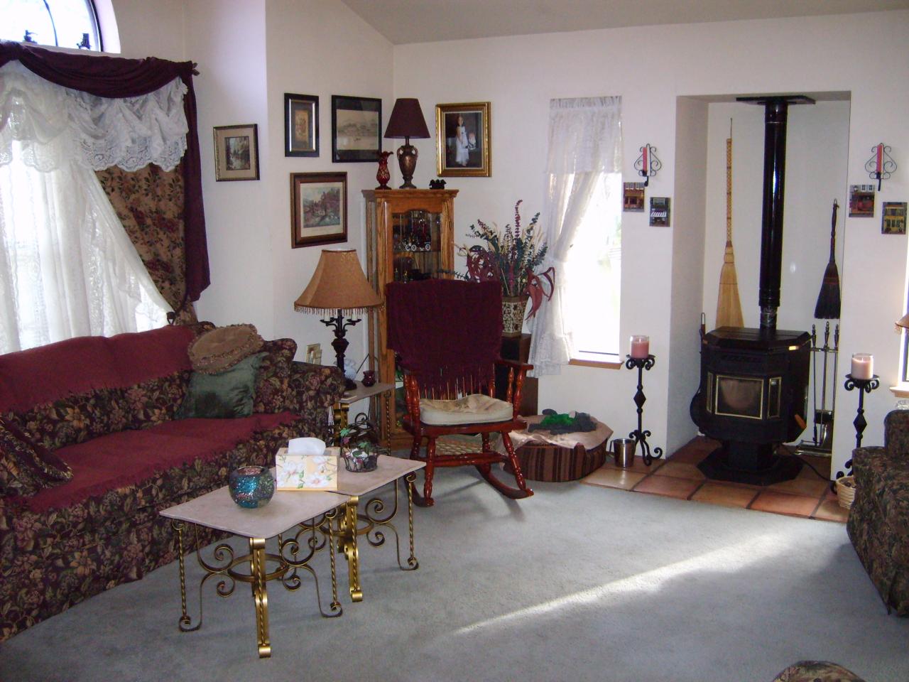 9526 Silver Bridge Road Palo Cedro, CA 96073 - Photo 19 of 26 living area