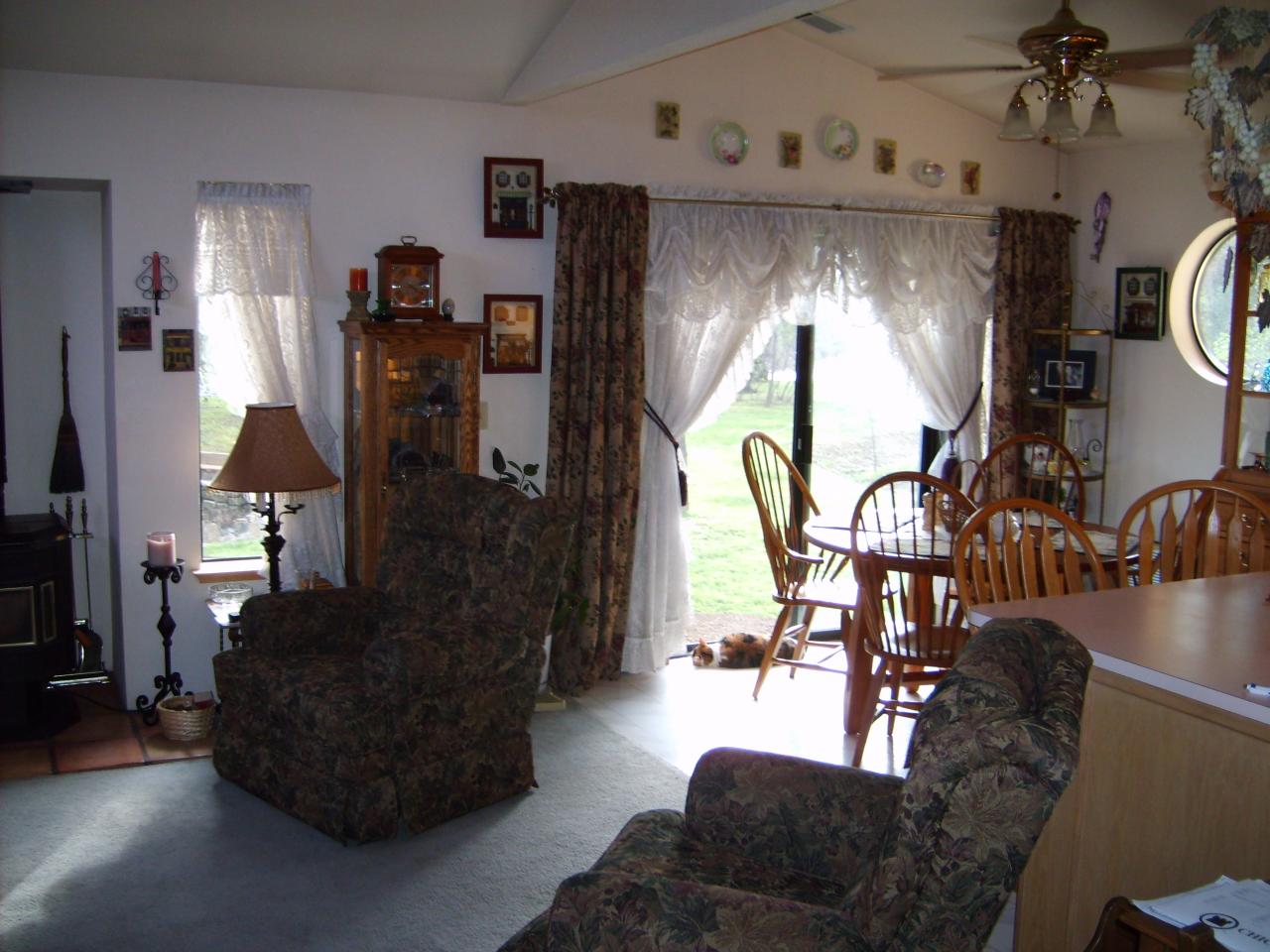 9526 Silver Bridge Road Palo Cedro, CA 96073 - Photo 20 of 26 living/dining