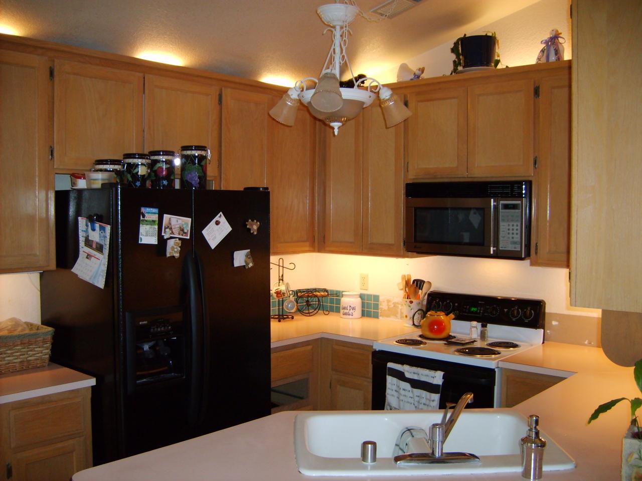 9526 Silver Bridge Road Palo Cedro, CA 96073 - Photo 22 of 26 kitchen cabinet lights