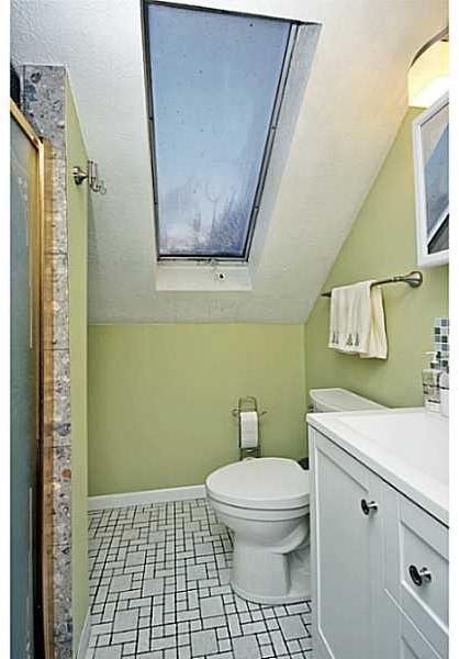 308 Marzolf Road Pittsburgh, PA 15209 - Photo 19 of 25 Master Bath/Spa.
