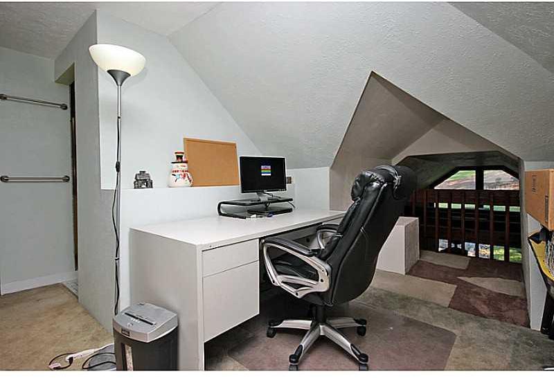 308 Marzolf Road Pittsburgh, PA 15209 - Photo 20 of 25 Master Bedroom. Loft area that can be used as office/sitting room/dressing area