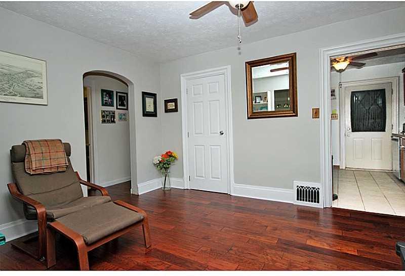 308 Marzolf Road Pittsburgh, PA 15209 - Photo 8 of 25 Living Room.