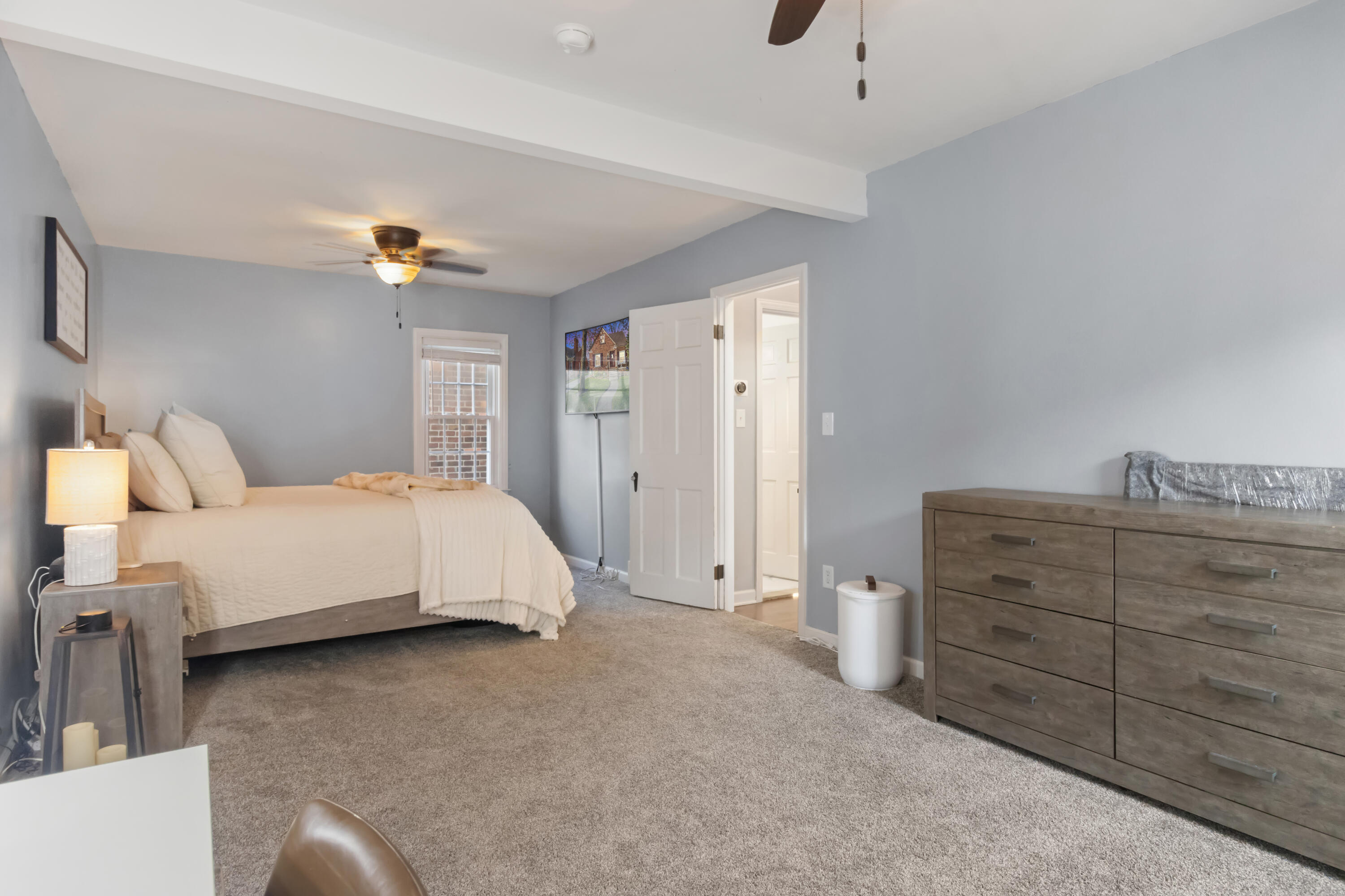 1840 Hampton Road Grosse Pointe Woods, MI 48236 - Photo 14 of 41 13-1840_Hampton-012