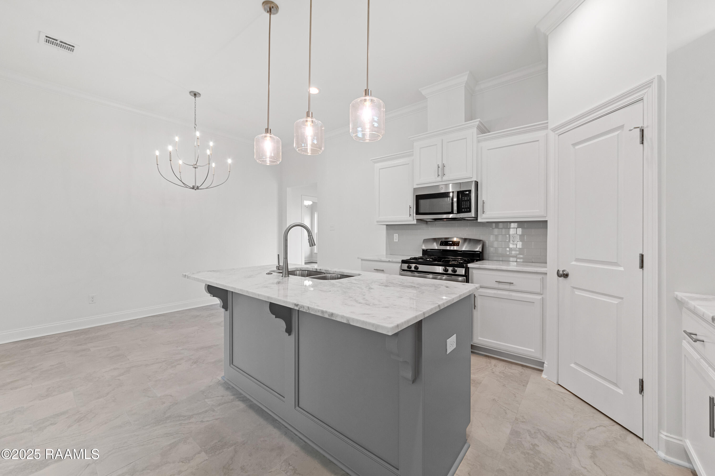 107 Lilian Lane Maurice, LA 70555 - Photo 7 of 21 107 Lilian Lane-36