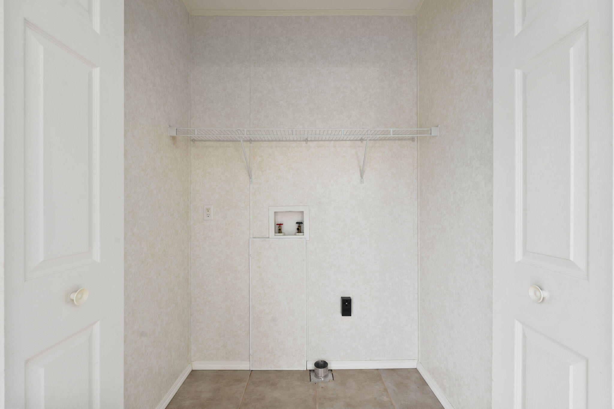 6910 Southeast Congress Street Hobe Sound, FL 33455 - Photo 18 of 38 25-web-or-mls-DSC07951