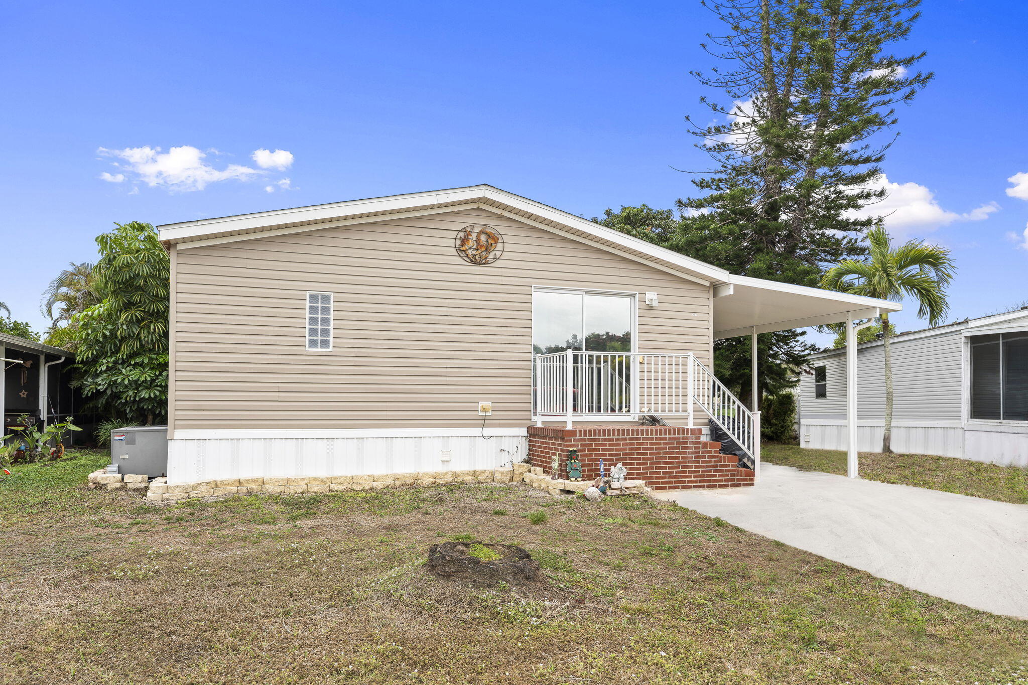 6910 Southeast Congress Street Hobe Sound, FL 33455 - Photo 2 of 38 3-web-or-mls-DSC08102 (1)