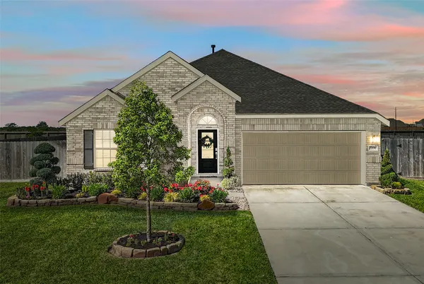 $395,000 | 7206 Oakmont Avenue, Baytown, TX 77523