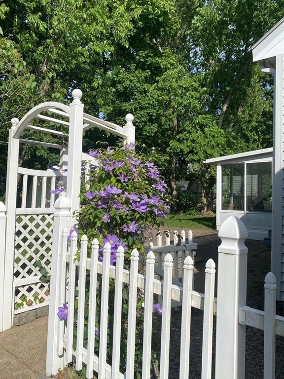 41 Bronx Road Boston, MA 02132 - Photo 26 of 28