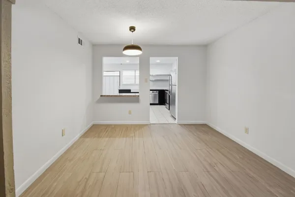 $1,500 | 12027 Willow Trail, Houston, TX 77035