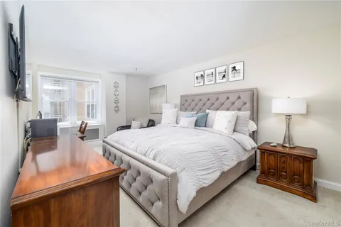 $875,000 | 522 Shore Road, Unit 4W, Long Beach, NY 11561