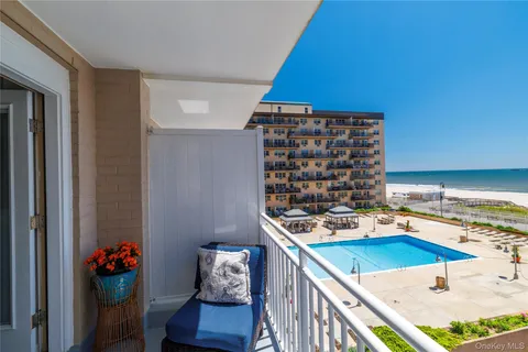 $875,000 | 522 Shore Road, Unit 4W, Long Beach, NY 11561