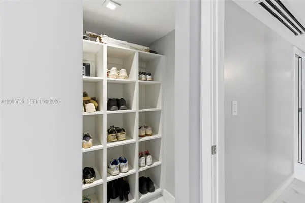 $5,500 | 1428 Euclid Avenue, Unit 207, Miami Beach, FL 33139