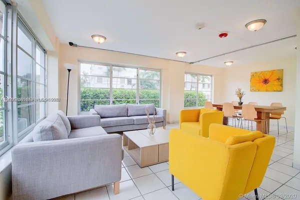 $5,500 | 1428 Euclid Avenue, Unit 207, Miami Beach, FL 33139